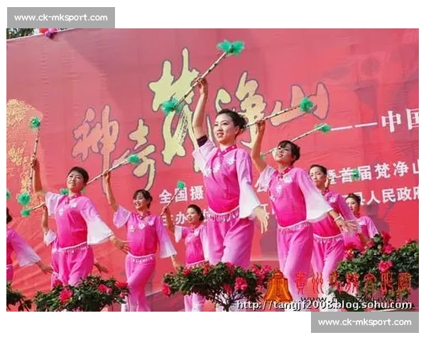 平地生花！90 后非遗传承人舞花棍，棍起瞬间绽放千年技艺