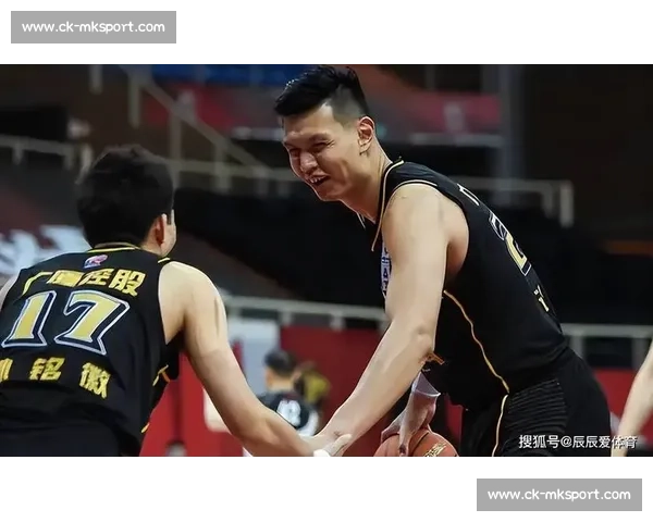 许钟豪铁山靠致亚洲第一后卫报销，CBA 恶汉再引国际争议