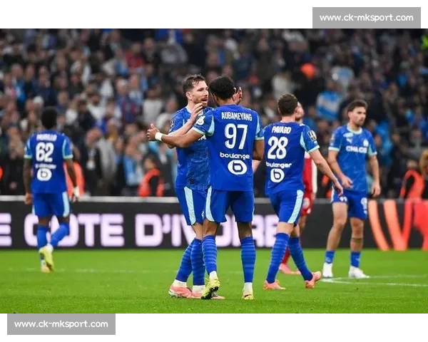 拜仁天价截胡未果！吉滕斯铁心回归切尔西续写英超梦