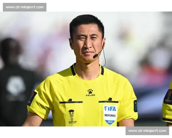 马宁世俱杯晒照执法引热议 硬刚弗拉门戈教练组成焦点 马宁世俱杯晒照执法引热议 硬刚弗拉门戈教练组成焦点