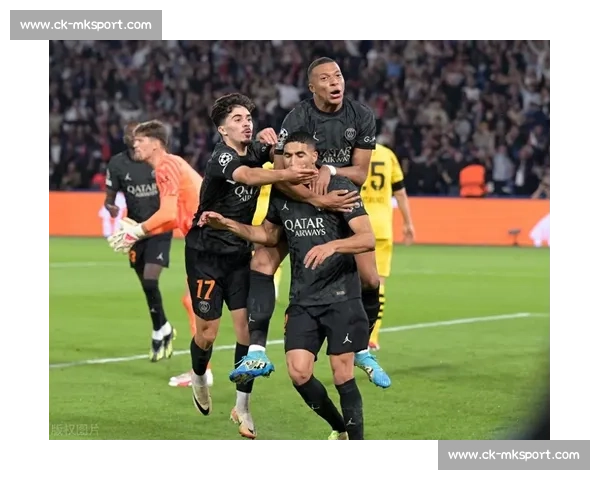 阿什拉夫：巴黎三冠王表现让对手敬畏，欧冠夺冠终破 “金元足球” 质疑